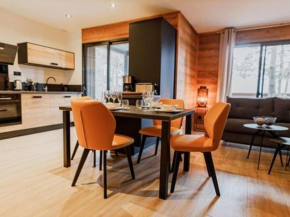 Lodge avec bain à remous privatif, proche du golf et piscine réservée - Confort et activités garanties - FR-1-582-373